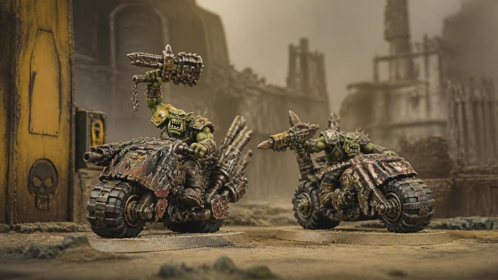 Illustration éditoriale de Warhammer 40,000 : nouveaux Ork Nobz et Warbikes révélés