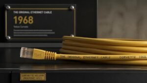 Illustration éditoriale de The original ethernet cable révèle son jaune Corvette 1968 distinctif