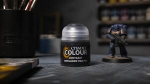 Illustration éditoriale de Warhammer Tone Pro : un seul pot pour de multiples techniques de peinture